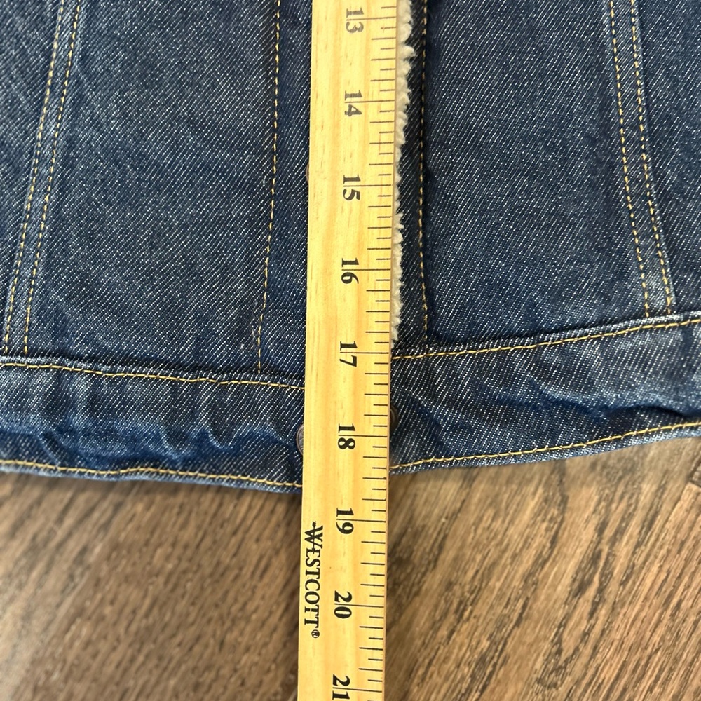 Levi’s jacket with Sherpa Lining - Picture 8 of 10